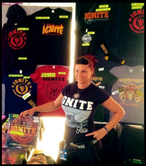 666..ignite_merch_festival_tour_merchandiser.jpg
