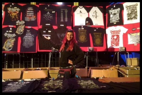 66_.insomnium_merch_tour_band_julia_carina_merchandiser.jpg