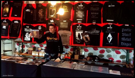 oki_julia_carina_merchandiser_tour_metal_empyrium.jpg